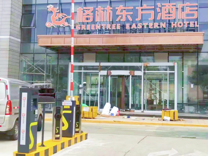 天津盛譽商務(wù)大廈停車場收費管理系統(tǒng)及設(shè)備案例